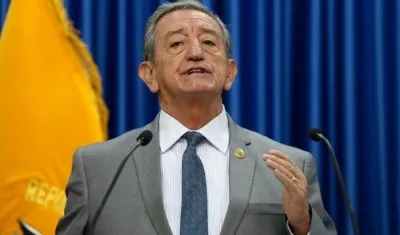 El ministro de Defensa, el general retirado Oswaldo Jarrín.