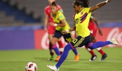 Maireth Pérez, de Colombia, durante el partido que perdieron ante Canadá en el Mundial Sub17.