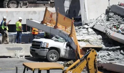 Imagen del puente tras su colapso. 