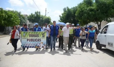 El Alcalde Joao Herrera, durante la inauguración de las vías.