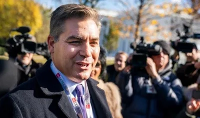 El corresponsal de la CNN en la Casa Blanca Jim Acosta podría quedarse sin credencial a fin de mes.