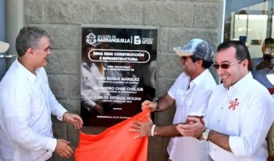 El Presidente Ivan Duque, el Alcalde Alejandro Char y el Director del Sena, Carlos Mario Estrada,durante la inauguración de la sede de la construcción y la ingeniería del Sena.