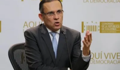 Efraín Cepeda, senador.