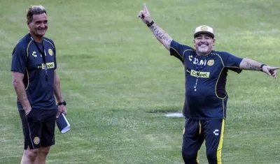 Diego Armando Maradona, técnico de Dorados. 