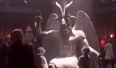 Presunta estatua plagiada en la serie "Las escalofriantes Aventuras de Sabrina".