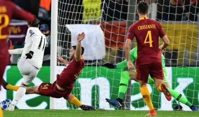 Gareth Bale anota el primer tanto ante la Roma. 