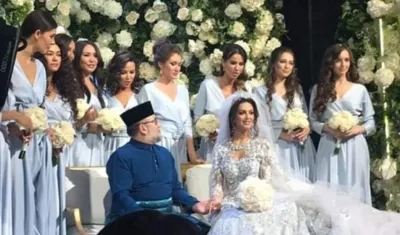 Oksana Voevodina y Mohamed V de Kelantan en su boda.