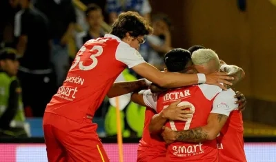 Independiente Santa Fe llega a Barranquilla buscando remontar la diferencia. 