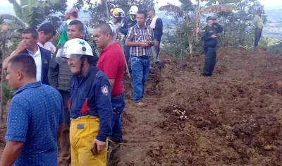 Deslizamiento de tierra que arrasó con escuela rural en Calarcá.