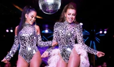 Las cantantes Natti Natasha y Thalía.