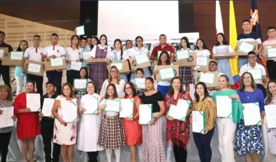 Distrito entregó reconocimiento a instituciones educativas y estudiantes.