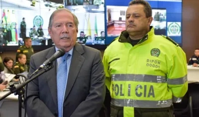 El ministro de Defensa, Guillermo Botero y el director de la Policía, Jorge Hernán Nieto.