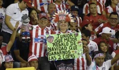 Hincha del Junior, calentando motores.