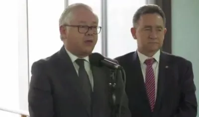 El Presidente y Vicepresidente de la Corte Suprema de Justicia, en una foto del día en que recibieron la terna, que hoy devuelven.