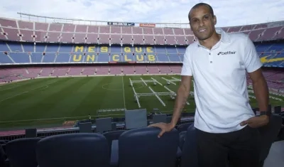 Rivaldo, delantero brasileño. 