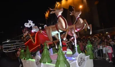 La carroza de EPK en la Gran Parada de la Luz.