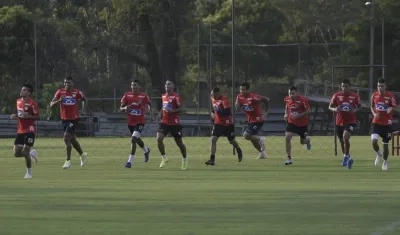Luis Díaz, Rafael Pérez, Gabriel Fuentes, James Sánchez, Jarlan Barrera, Jefferson Gómez, Marlon Piedrahíta, Luis Narváez y Víctor Cantillo en el último entrenamiento abierto a los medios. 