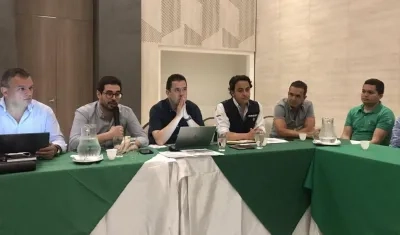 El Gerente de Frontera con Venezuela, Felipe Muñoz, y el Director de Migración, Christian Kruguer, se reunieron con funcionarios de la Alcaldía de Barranquilla.
