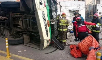 El bus accidentado en Conocoto, Ecuador.