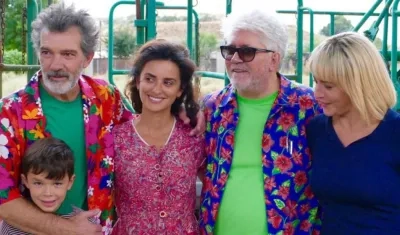Antonio Banderas, Penélope Cruz y Pedro Almodóvar en el rodaje de la cinta.