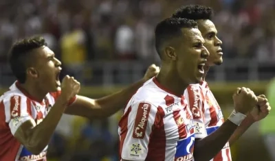 Festejo de Junior ante el Deportivo Independiente Medellín.