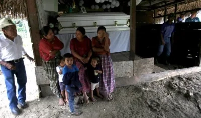 Velación de niño guatemalteco muerto en la frontera.