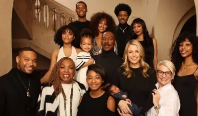 El actor Eddie Murphy y su numerosa familia.
