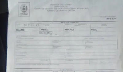 La orden de captura en contra.