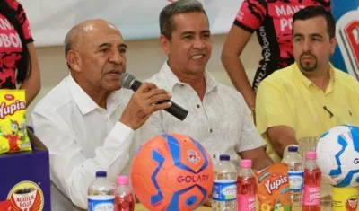 Jesús 'Toto' Rubio y el director del evento Carlos Bolívar, durante la presentación.