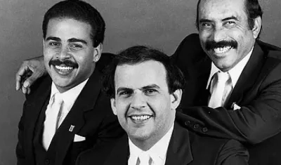 Raphy Leavitt, fundador de la orquesta La Selecta y otros integrantes.