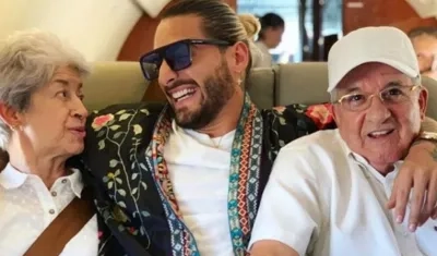 Maluma y sus abuelos.