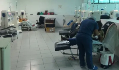 Venezuela sufre desde hace más de tres años una escasez de medicinas y los pacientes renales son unos de los más afectados.