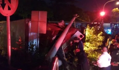 Cuatro heridos dejó el accidente en la vía al aeropuerto.