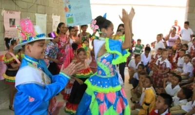 Laura Ospino y Samuel Quintero, reyes del Carnaval de la 44.