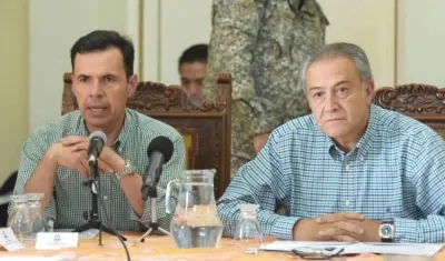 El Ministro del Interior Guillermo Rivera y el Vicepresidente de la República Oscar Naranjo, durante el encuentro en Buenaventura.