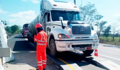 La SuperTransporte comenzó revisión a básculas en los peajes del país.