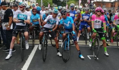 Nairo junto a Sergio Luis Henao antes de empezar la primera etapa.