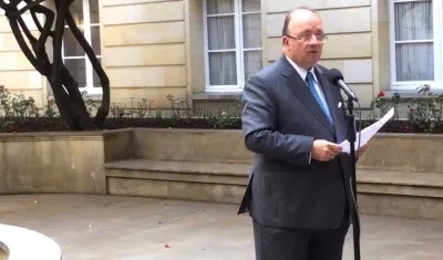 Luis Carlos Villegas, Ministro de Defensa.