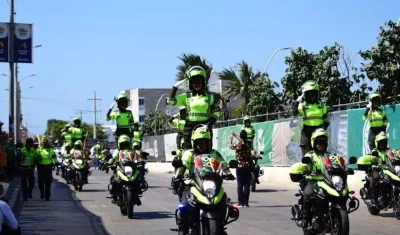 Las mujeres policías durante el desfile.