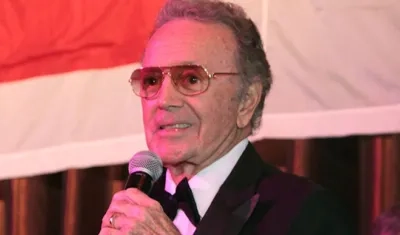 Vic Damone, cantante fallecido.