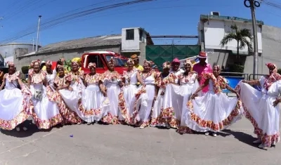 Impacto social del barrio Cevillar desfiló en la Gran Parada de Comparsas de Fantasía, en el Cumbiódromo.