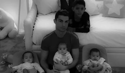Cristiano colgó una foto con sus cuatro hijos.