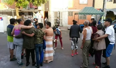 Un fuerte sismo de magnitud preliminar 7 sacudió hoy la Ciudad de México