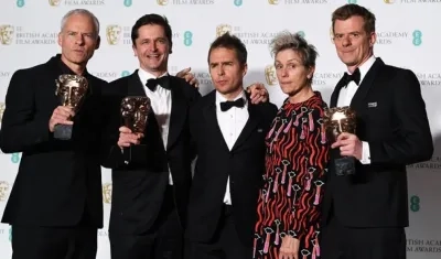 El director británico Martin McDonagh; el productor Peter Czernin; el actor Sam Rockwell; la actriz Frances McDormand y el productor Graham Broadbent.