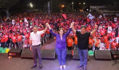 Los candidatos al Senado, Martha Villalba y Armando Benedetti.