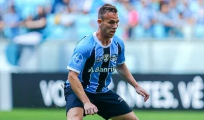 Arthur, jugador brasileño de Gremio. 