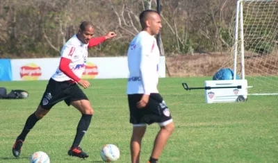 Alberto Rodríguez, defensa peruano del Junior. 