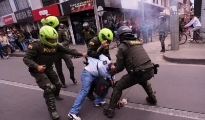 Saqueraon varios almacenes.