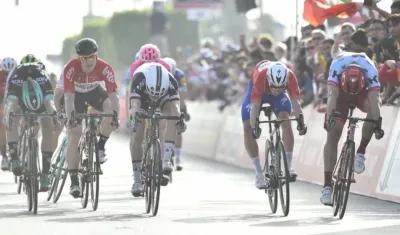 Final apretado al sprint, en la tercera etapa. 