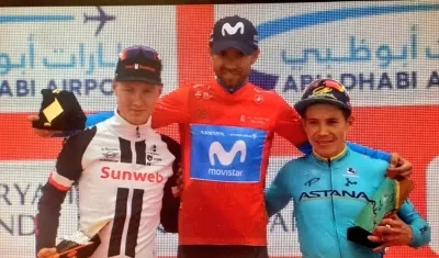 Miguel Ángel López, ciclista colombiano, en el podio.